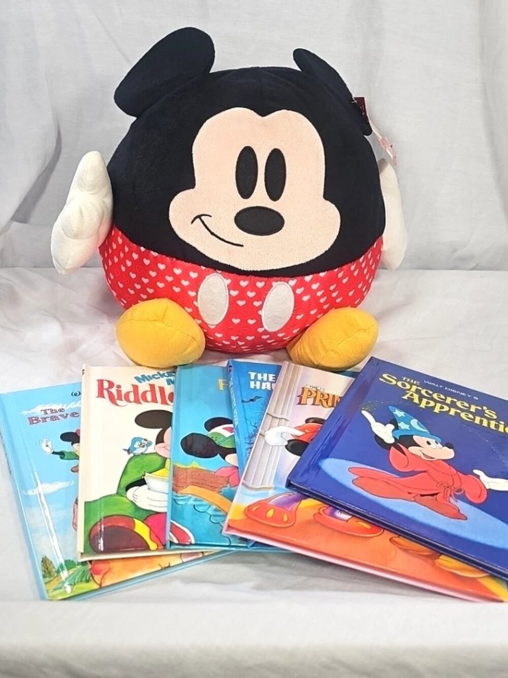 Disney's Wonderful World of Reading-Lot of 6 + Kcare Disney Mickey Mouse Plush